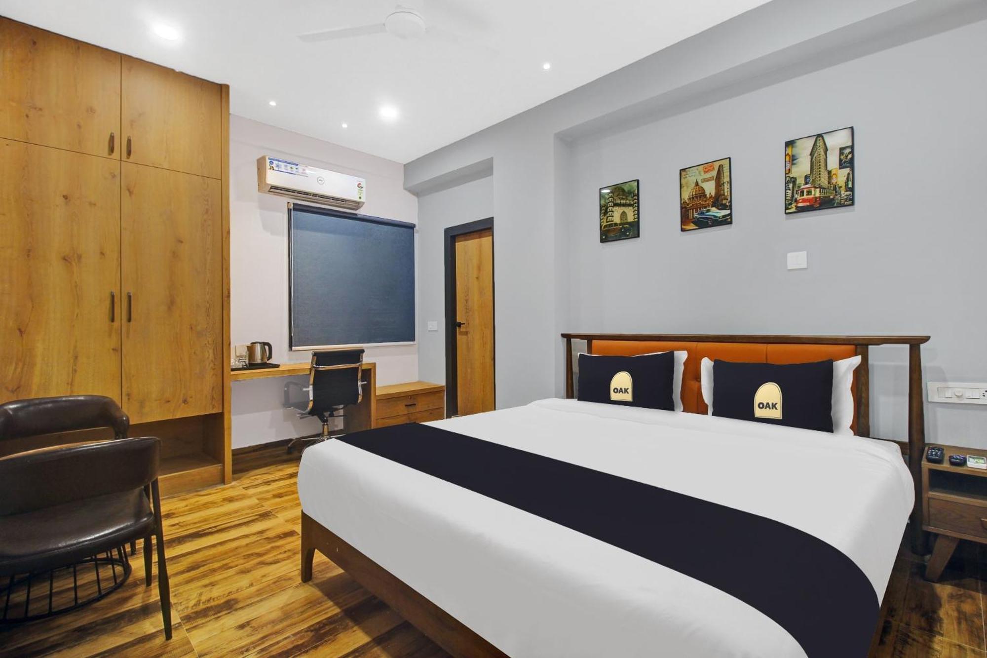 Super Townhouse Oak Hitec City Near Image Hospital Хайдарабад Экстерьер фото