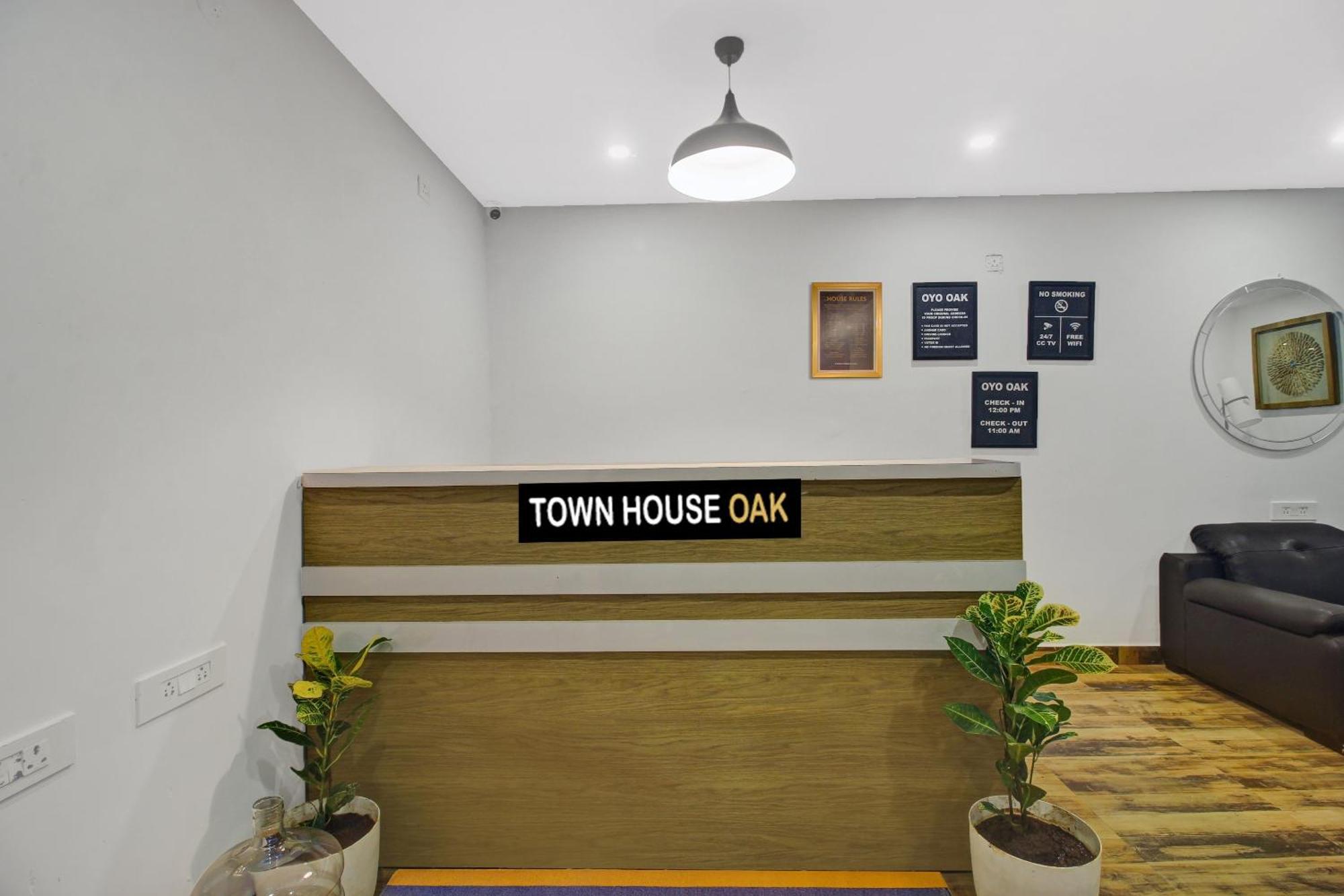 Super Townhouse Oak Hitec City Near Image Hospital Хайдарабад Экстерьер фото
